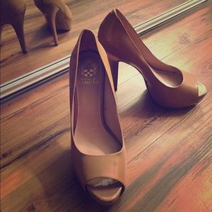 Platform Nude Peep Toe Pump!!!
